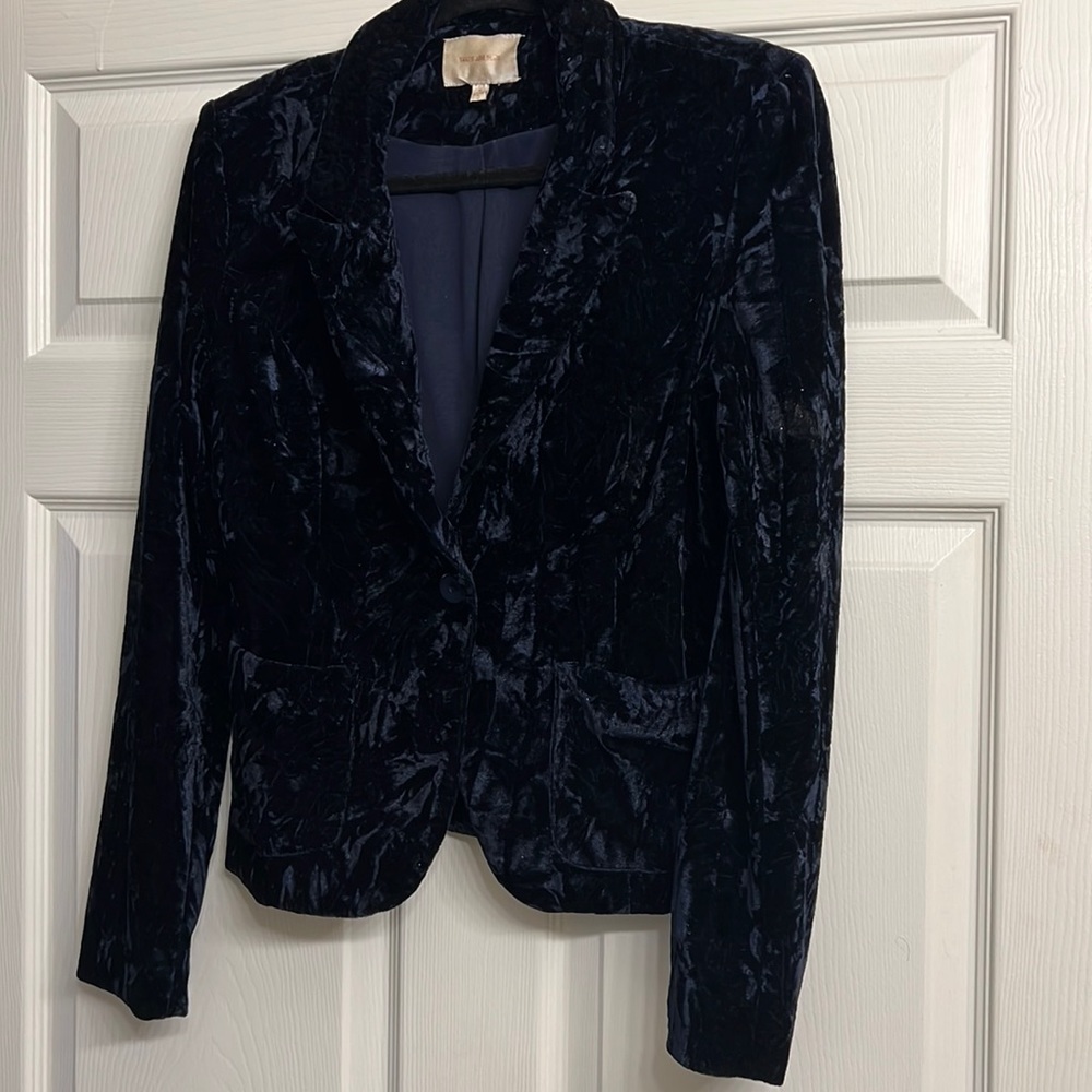 Skys are blue crush velvet Blazer Size 4